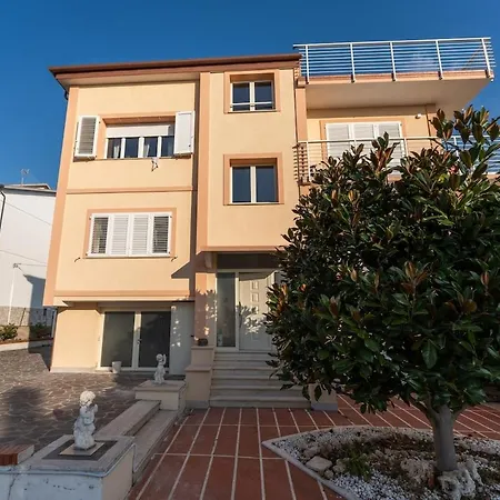 Apartment The Coastal Urban Oasis